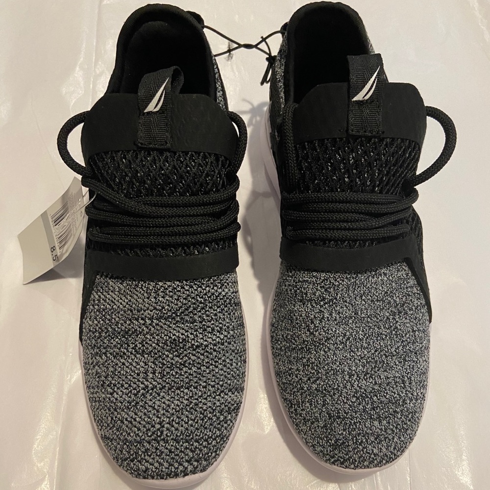 Náutica sneakers women’s size 8.5